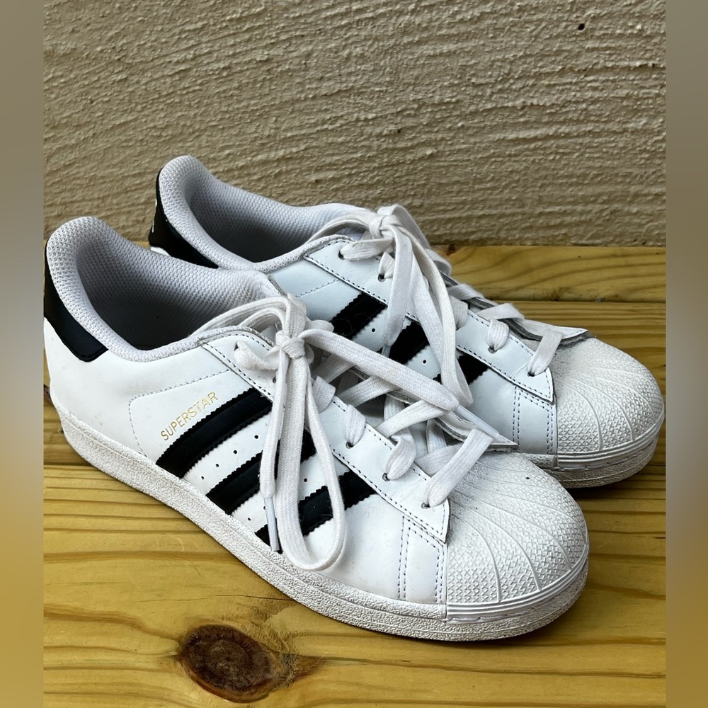 ✨ Adidas shoes✨